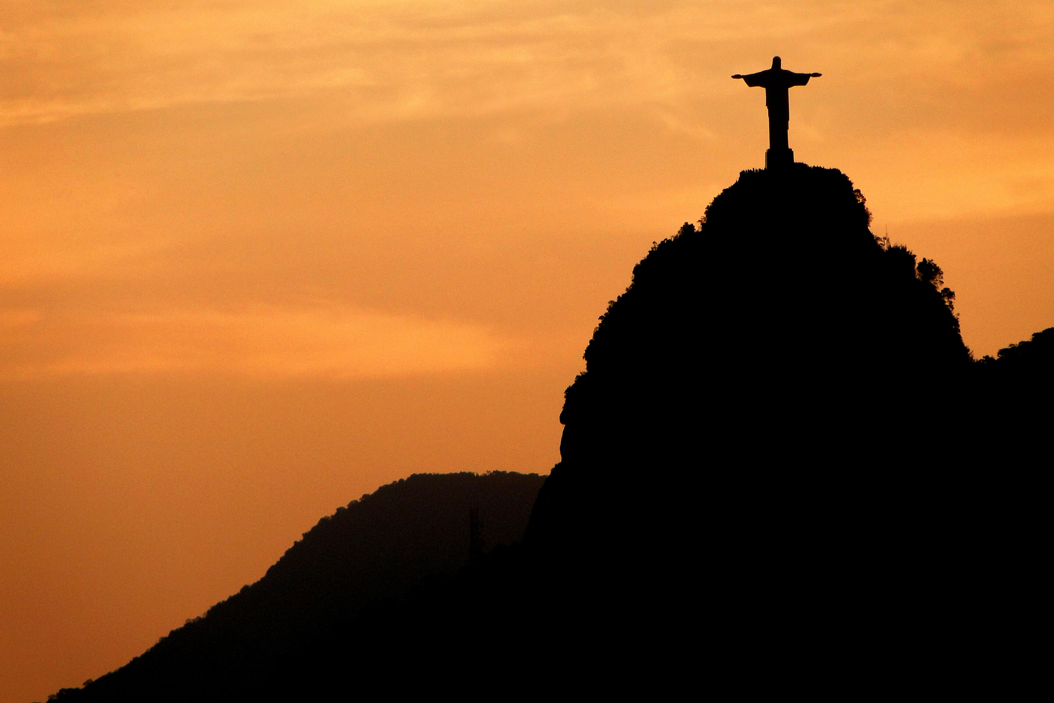 View_of_Corcovado_from_Sugarloaf_Mountain-Pao_de_Acucar_at_Sunset_-_Rio_de_Janeiro_-_Brazil.jpg